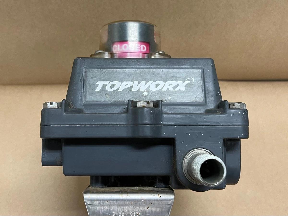 Used EL-O-Matic ES0040.U2A04A.14K0 Pneuamatic Actuator w/ Topworx DXP-0X1GNEB