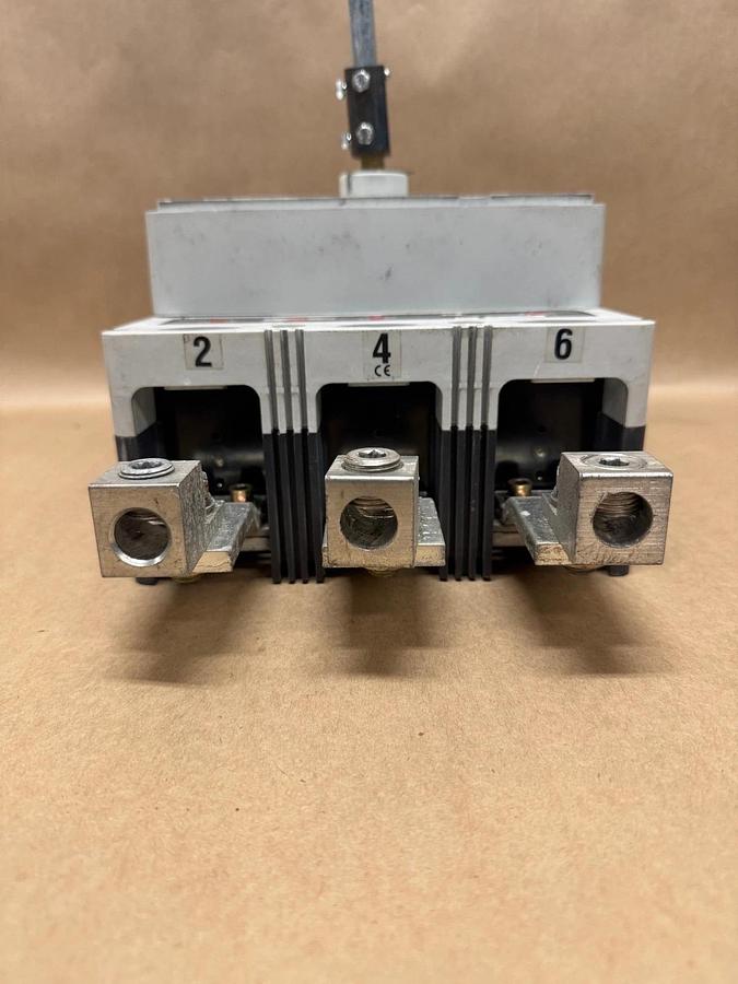 Used Siemens 3VF6211-1BM44-0AA0 500-630A, Molded Case Circuit Breaker