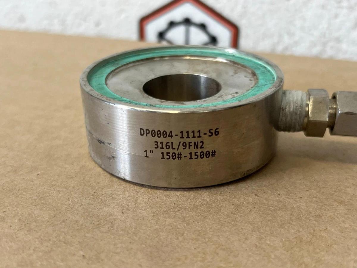 Used SS-43GS4 Ball Valve, w/ Rosemount DP0004-1111-S6 Pressure Transmitter Base