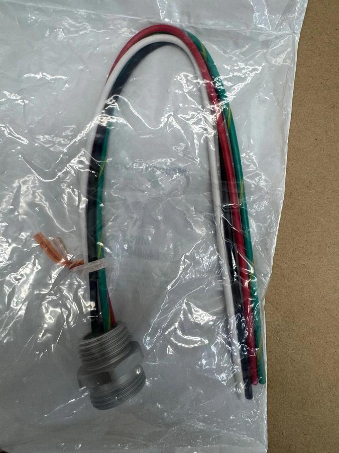 Used Mencom MIN-4MR-1 Receptacle *NEW*