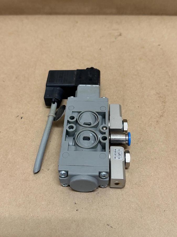 Used Aventics 0 820 022 987 Solenoid Valve