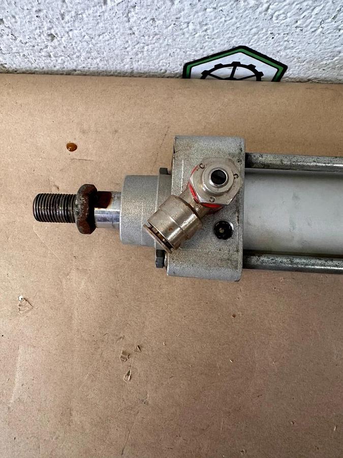 Used SMC - C95SDB50-100 - Pneumatic Cylinder; Max Press: 1.0 MPa