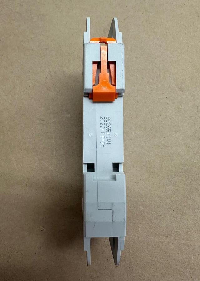 Used Phoenix Contact TMC 81C 20A Circuit Breaker *NEW*