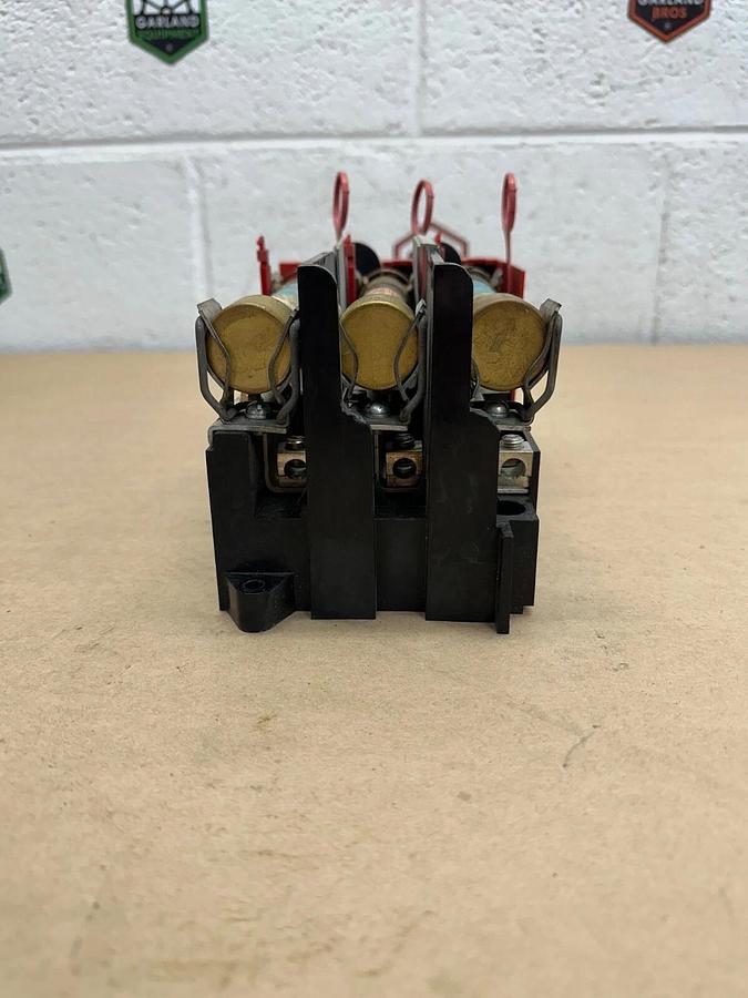 Used Cutler Hammer C361SD Disconnect Switch 60A Fusible