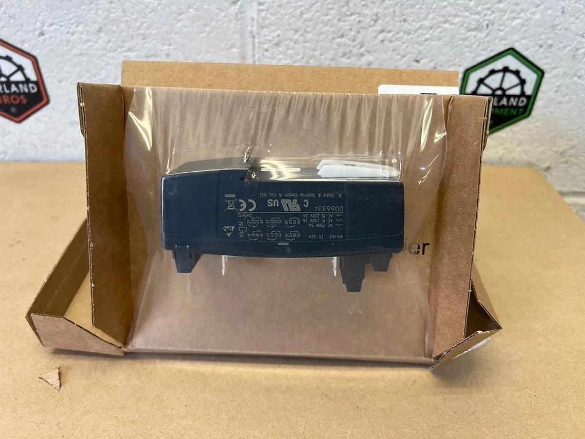Used DOLD & SÖHNE HL3096N-102-24 SAFEMASTER Interface Module 0066334 *NEW*
