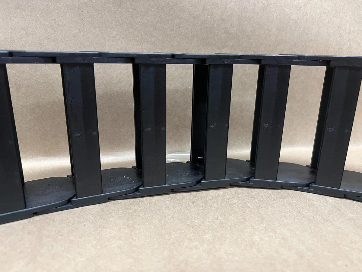 Used igus 2700.10.063 Cable Chain