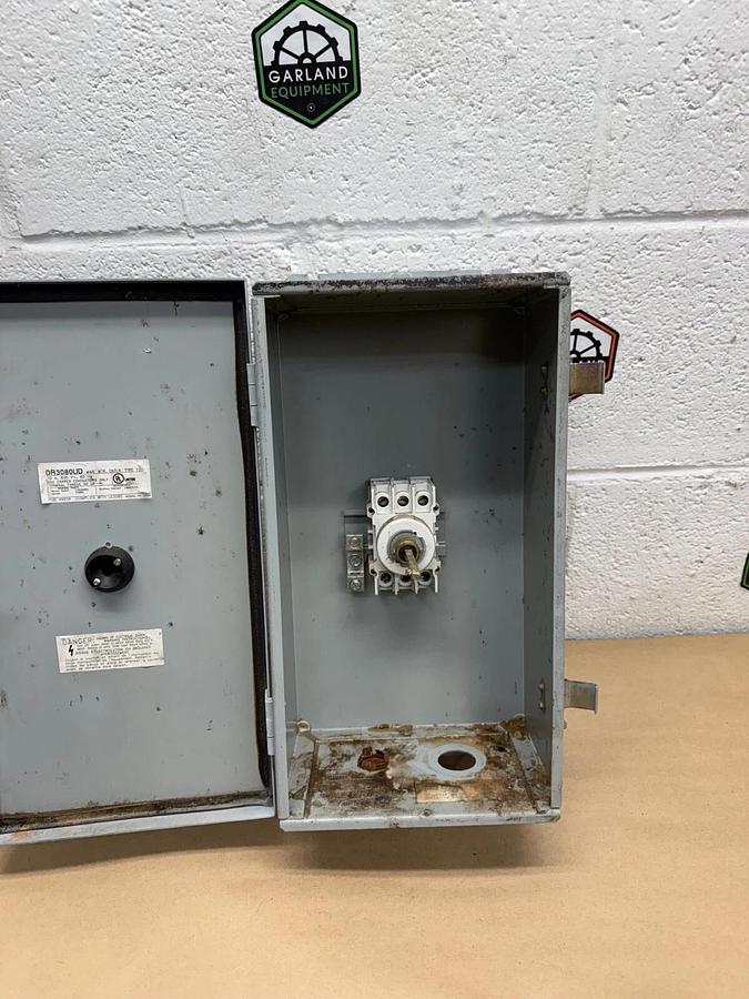 Used Eaton Cutler-Hammer DR3080UD Rotary Disconnect Switch, 80 A, 600V, 60 Hz