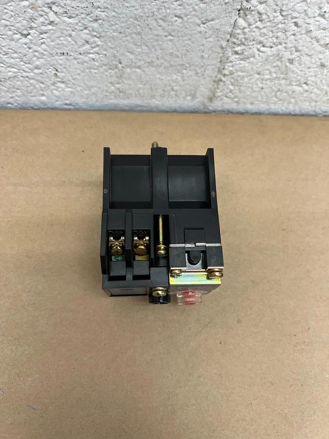 Allen Bradley 700-PT Ser B Pneumatic Time-Delay Attachment