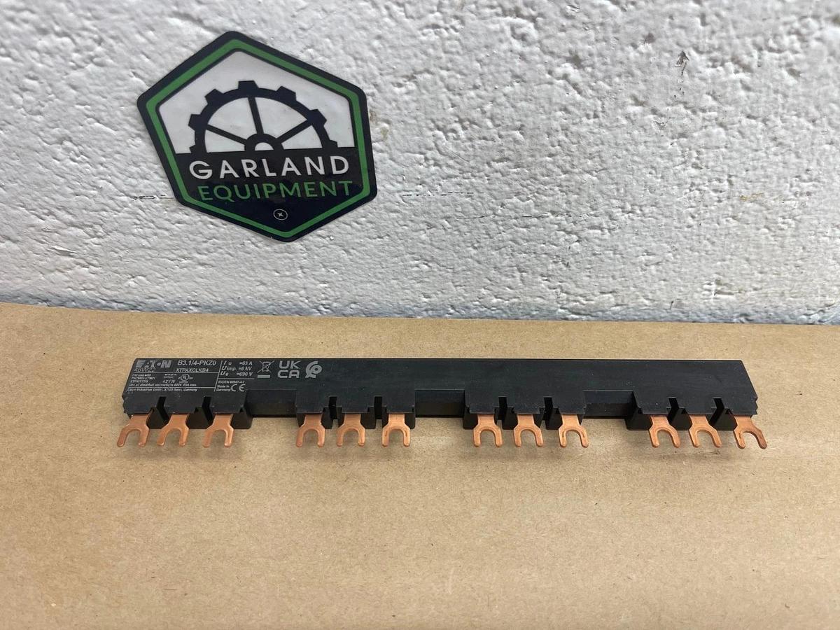 New - open box Eaton XTPAXCLKB4, 3 Phase Commoning Link, B3.1/4-PKZO *NEW*