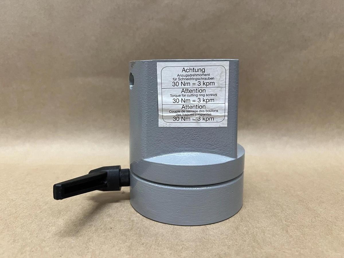 Used Square D Vertical Rotating Fixing Coupling (2" x 2") 2" Pipe