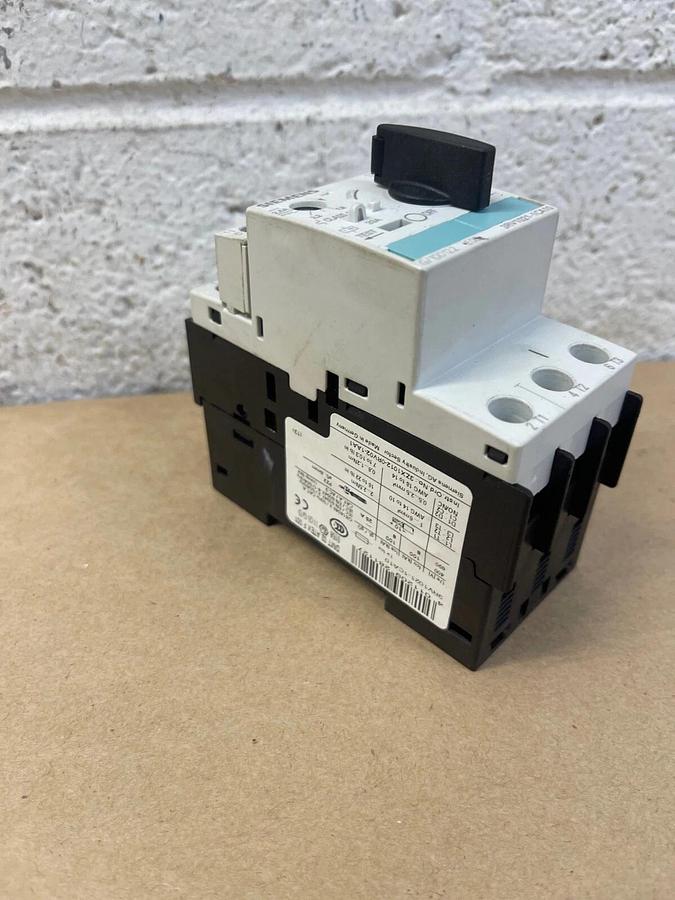 Used Siemens 3RV1021-1CA10 Sirius Motor Circuit Breaker