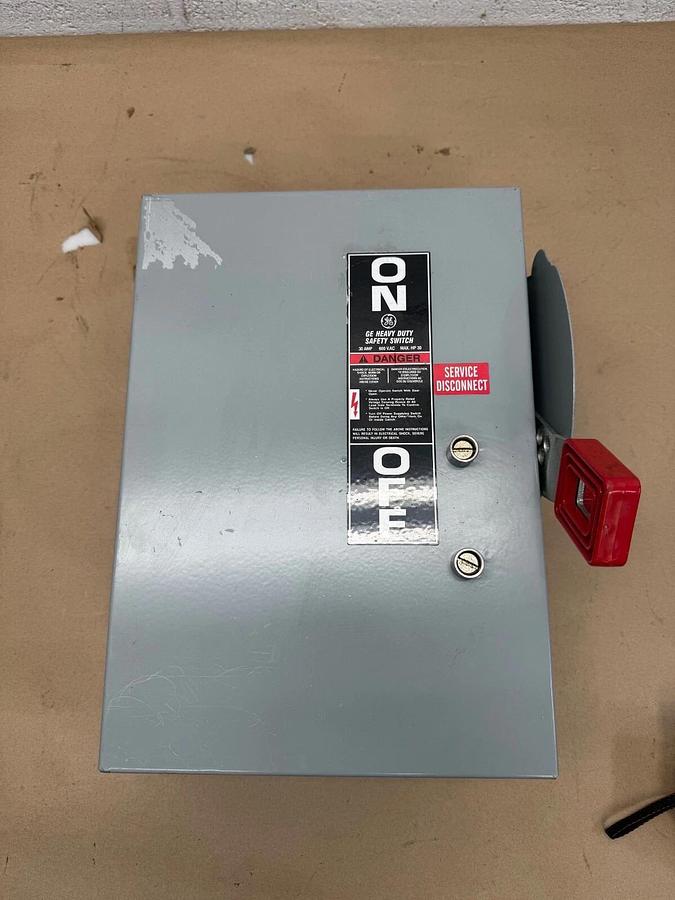 Used General Electric THN3361J Heavy Duty Safety Switch, 30 A, 600 VAC, 30 Hp