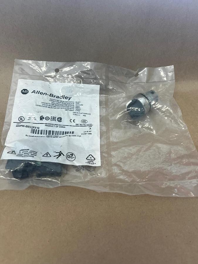 Used Allen Bradley 800FM-SM32PX10 Ser A Maintained Selector Switch *FACTORY SEALED*