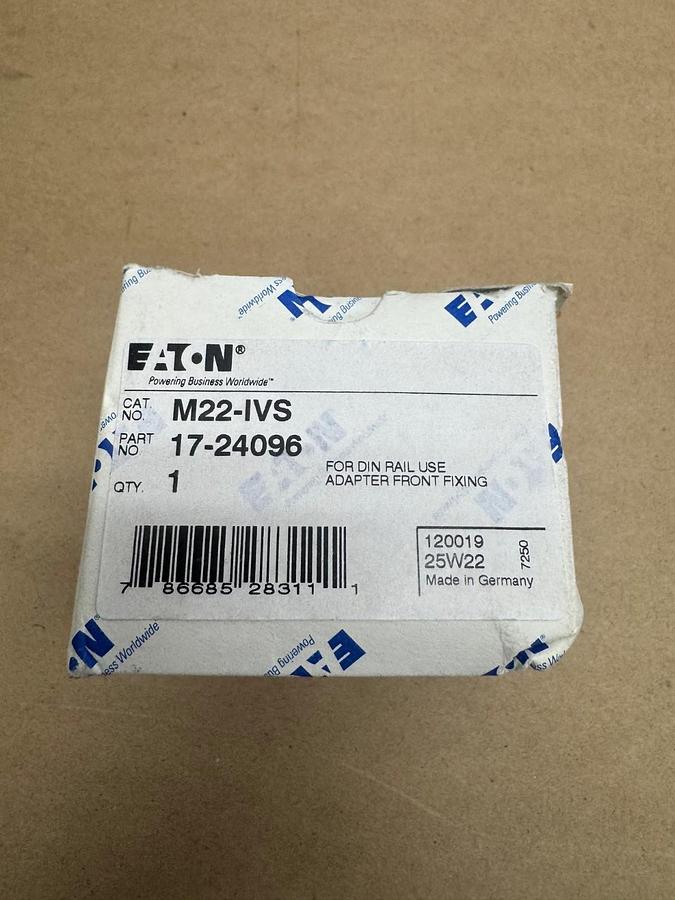 Used Eaton M22-IVS Din Rail Mounting Bracket Adapter *NEW*