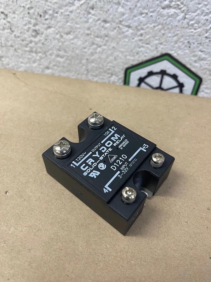 Used Crydom D1210 Solid State Relay, Output: 120V, 10A, Input: 3-32V