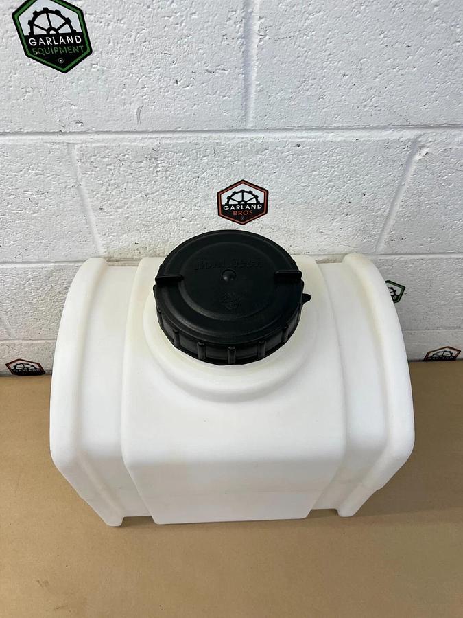 Buyer Products 82123879 RomoTech Domed Storage Tank, 8 Gallon, 16”x12”x15”