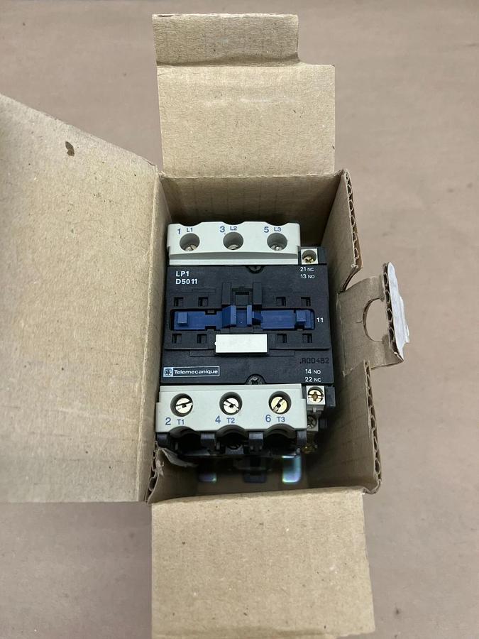 Telemecanique LP1 D5011BD 24V, Contactor