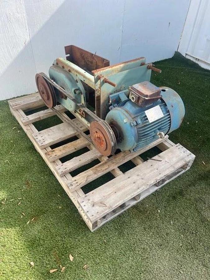 Used Dodge TA4207H9 Speed Reducer, Ratio 9.23:1 w/ North American Elec 25HP, 1760 RPM