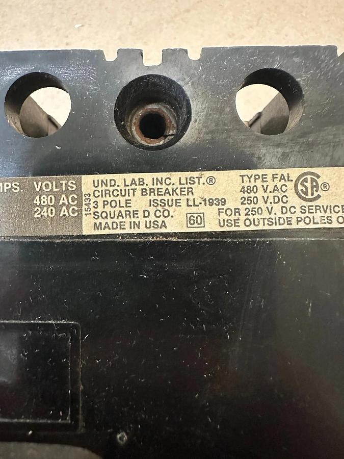 Used Square D LL-1939 15A 3 Pole Circuit Breaker