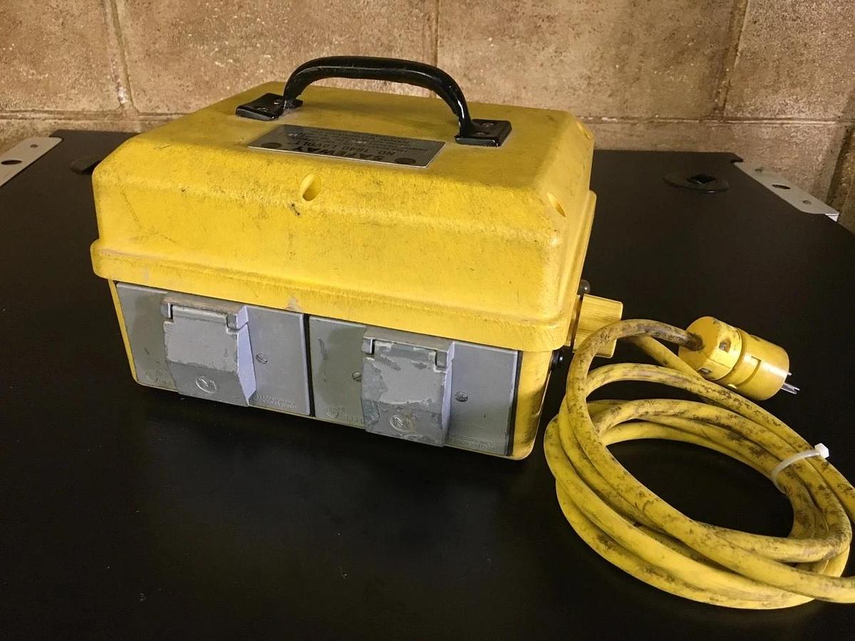 Used Woodhead Safeway 4 Way Low Voltage Work Station LoVOLT 1640