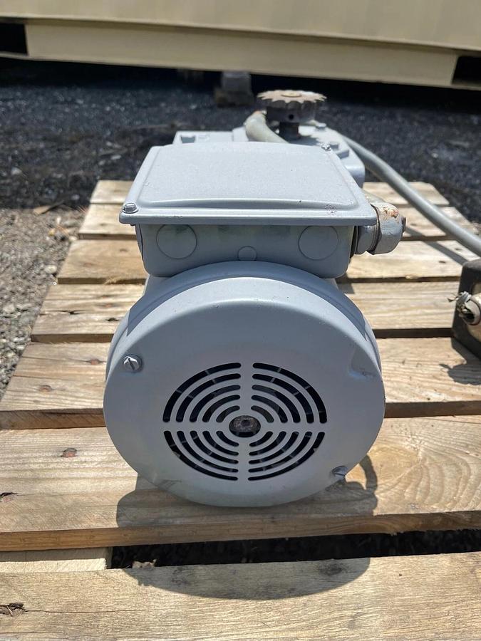 Used Hytrol 4A Right Hand Speed Reducer w/ 1 HP Reliance Electric AC Motor