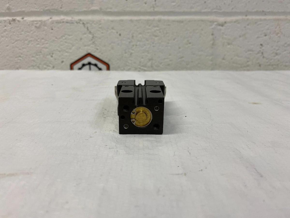 Used PHD ML305012 Miniature Parallel Gripper