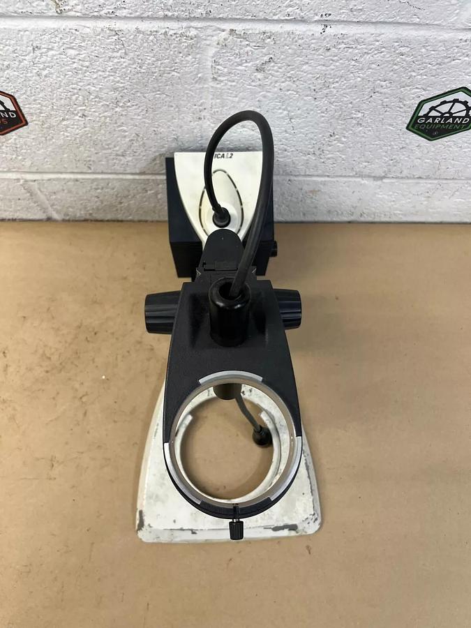 Used Leica 10 446385 L2 Halogen Fiber Optic Light Source