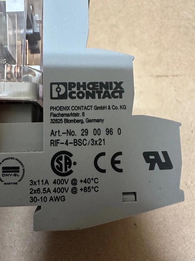 Used Phoenix Contact 2903702 Single Relay w/ RIF-4-BSC/3x21 Relay Base