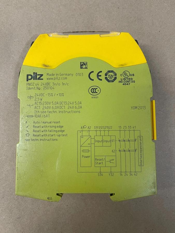 Used Pilz PNOZ s4 Safety Relay, 24 VDC