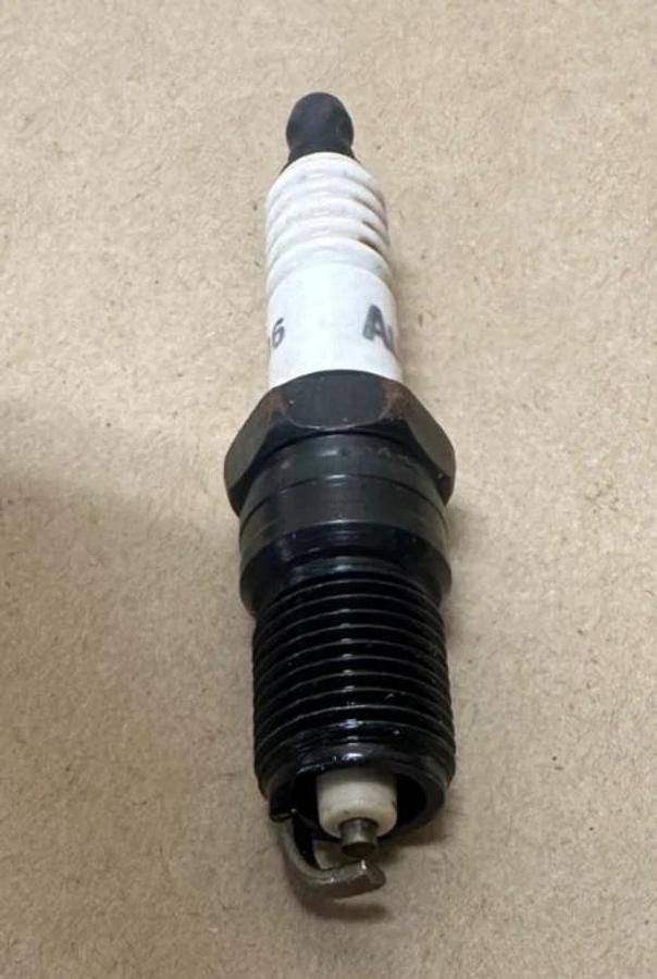 Used Autolite 106 Copper Core Spark-Plug - Lot of 6
