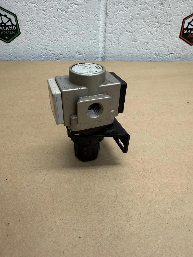 Used SMC AR20K-N02BE-Z Pressure Regulator