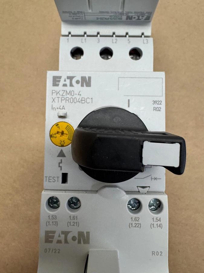 Used Eaton XTFC004BBA Manual Combination Motor Starter/Control, 4A *NEW*