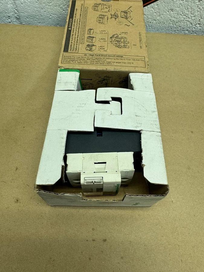Used Schneider Electric LC1D12F7 Contactor
