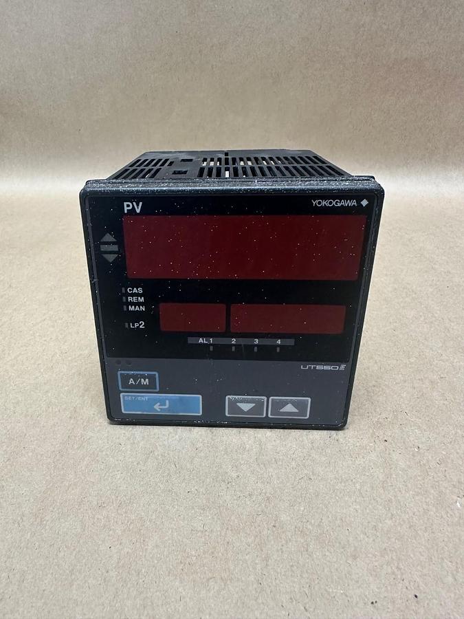 Used Yokogawa UT550 Temperature Controller