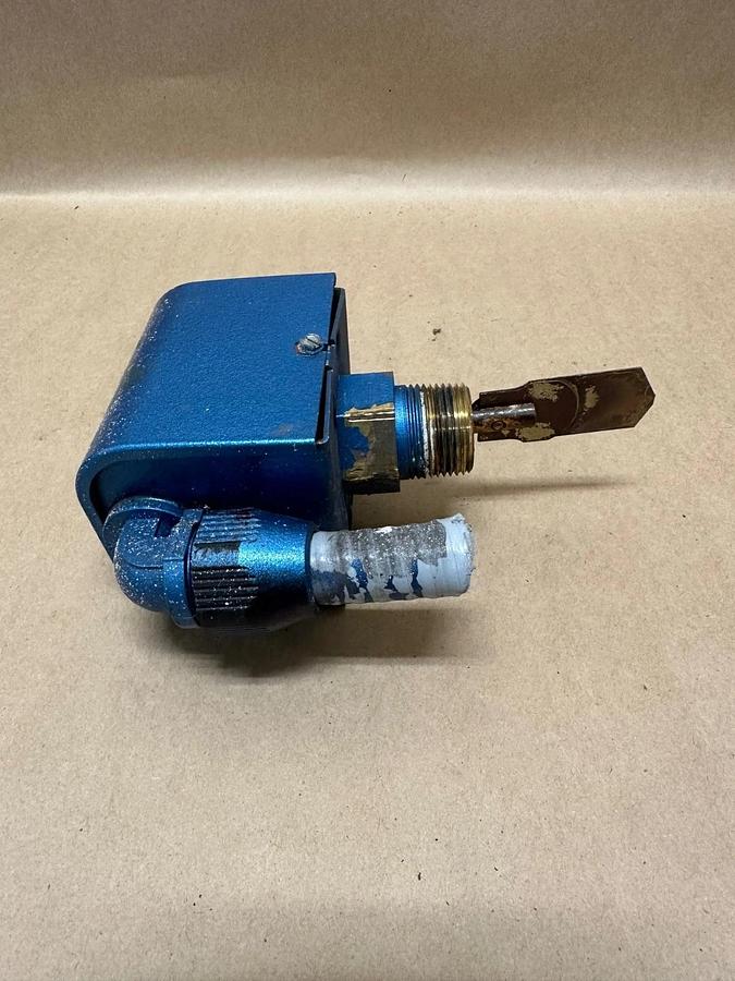 Used McDonnell & Miller FS-251 Flow Switch