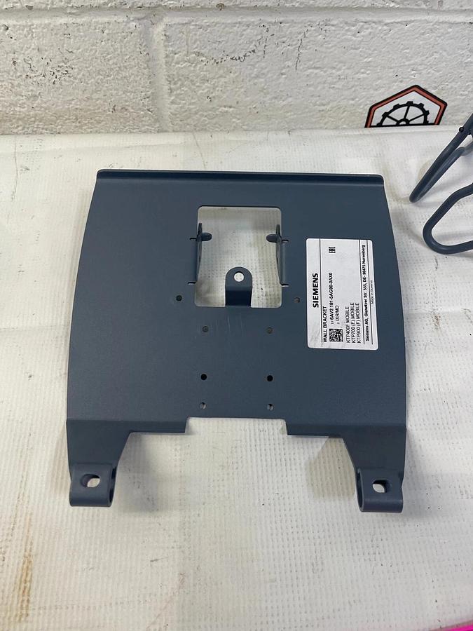 Used Siemens 6AV2181-5AG80-0A0 Wall Holder / Bracket, Type 13