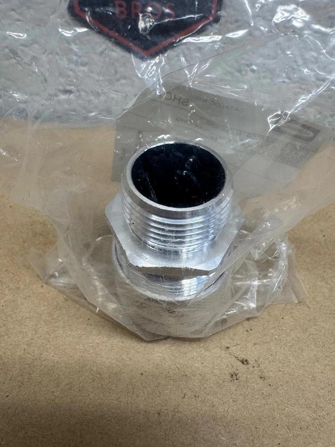 Used Hubbell SHC1038 3/4” Straight Cord Connector, Box of 30