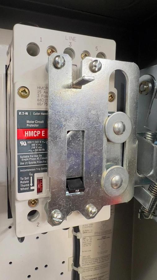 Eaton Cutler-Hammer ECN2211AAD Freedom NEMA Combination FUNR Starter w Breaker