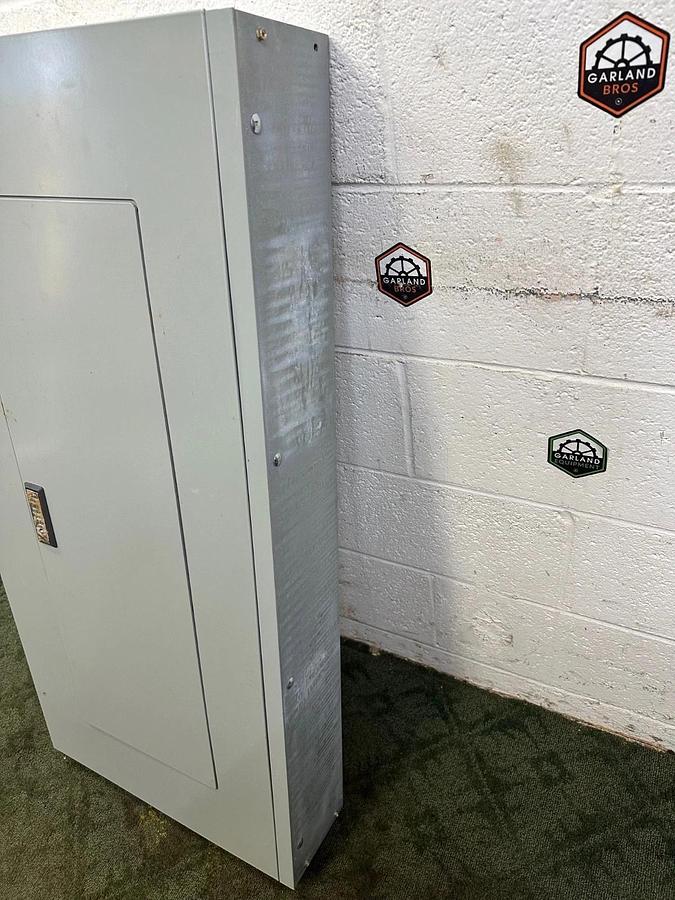 Used Eaton POW-R Line PRL2X Panel Board 480V 3 Phase 42 Slot System