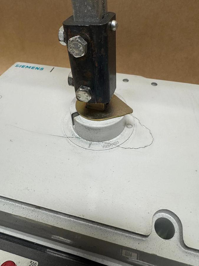 Used Siemens 3VF6211-1BM44-0AA0 500-630A, Molded Case Circuit Breaker