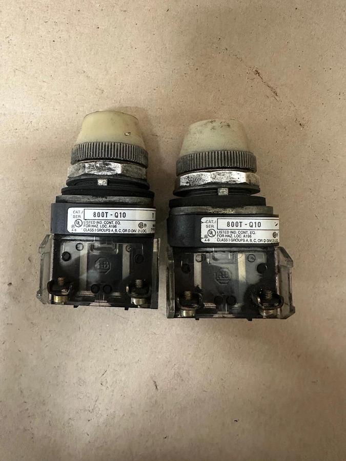 Used Allen Bradley 800T-Q10 Pilot Light White, 120V - Lot of 2