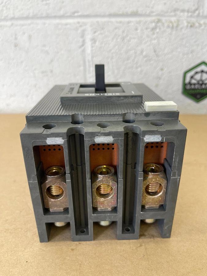 Used Siemens 3VE5331-0CU00 Circuit Breaker, 125 Amps, 600 VAC, 3 Phase