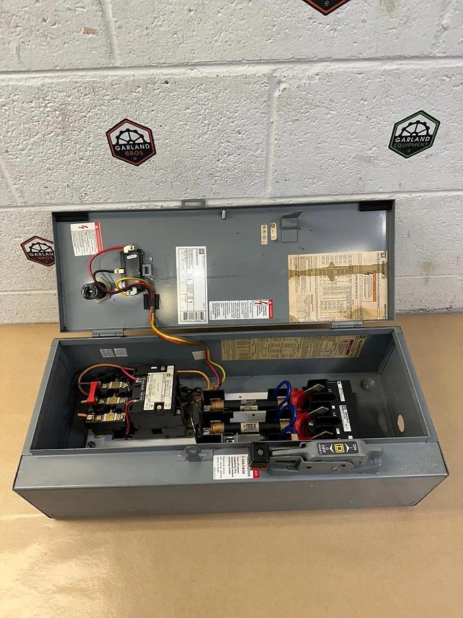 Used Square D 8538SCG14V02S Enclosure Type 1, 30A