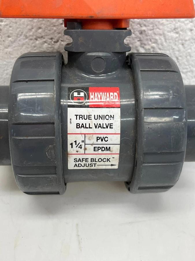 Used Hayward 1-1/4” PVC True Union Ball Valve