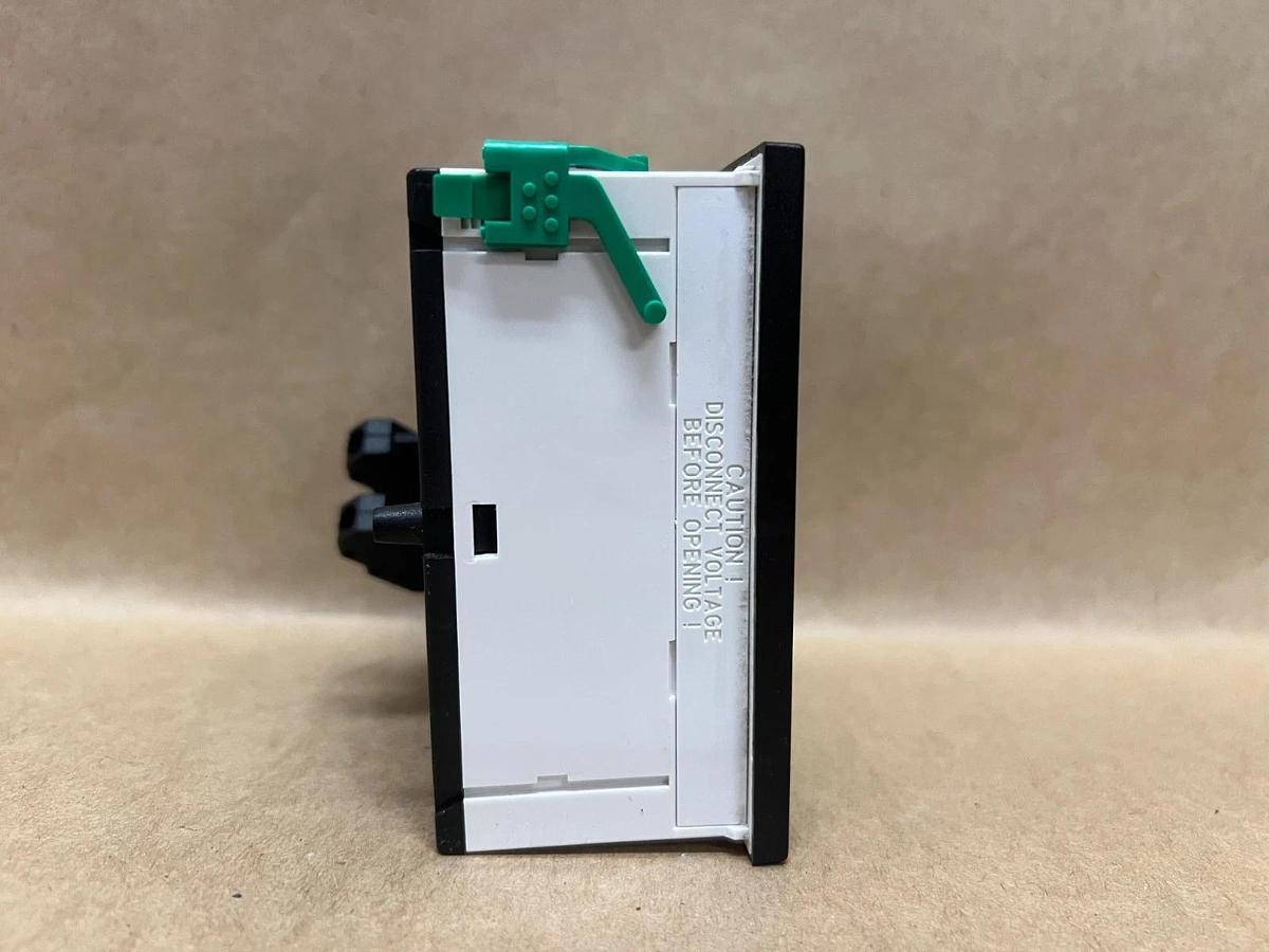 Used Zurc Voltmeter 0-400V