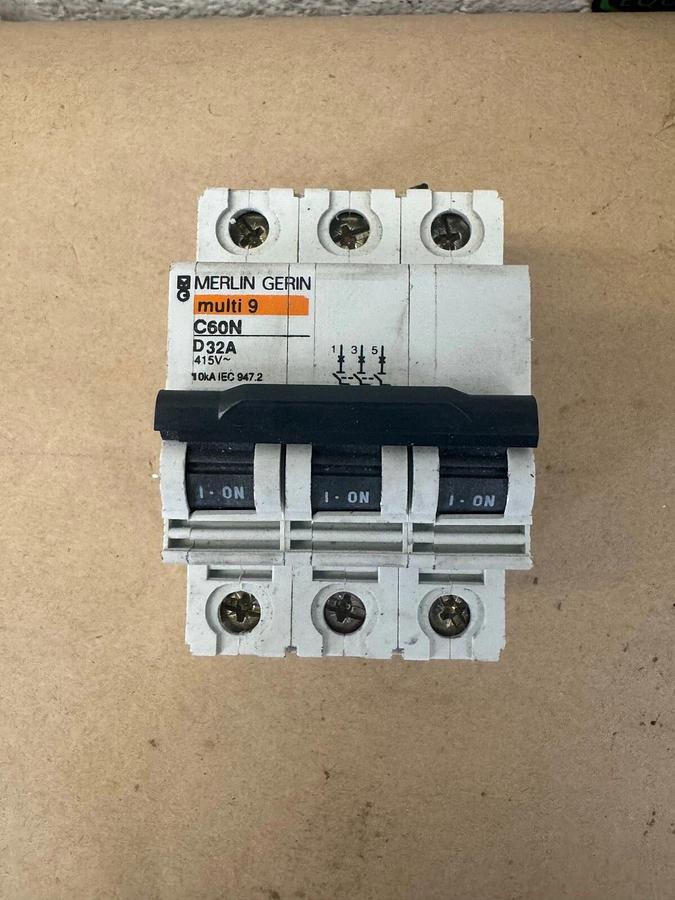 Used Merlin Gerin C60N D32A 415 V Circuit Breaker