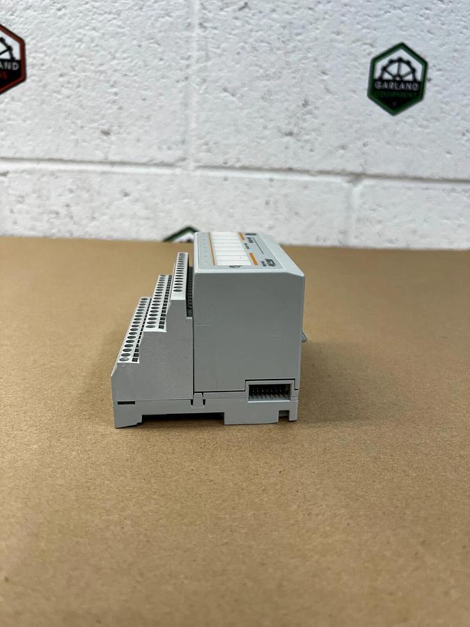 Used Allen Bradley 1794-0W8 Flex I/O Relay Output W/ 1794-TB3