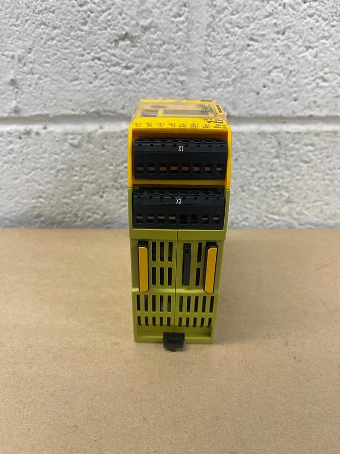 Used PILZ PNOZ m B0 772100 Safety Relay 24 VDC