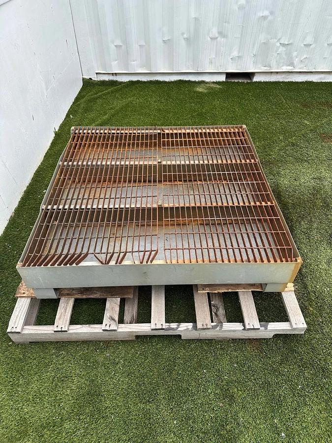 Used Little Giant SST-5151 4 Drum, Forkliftable Steel Spill Pallet