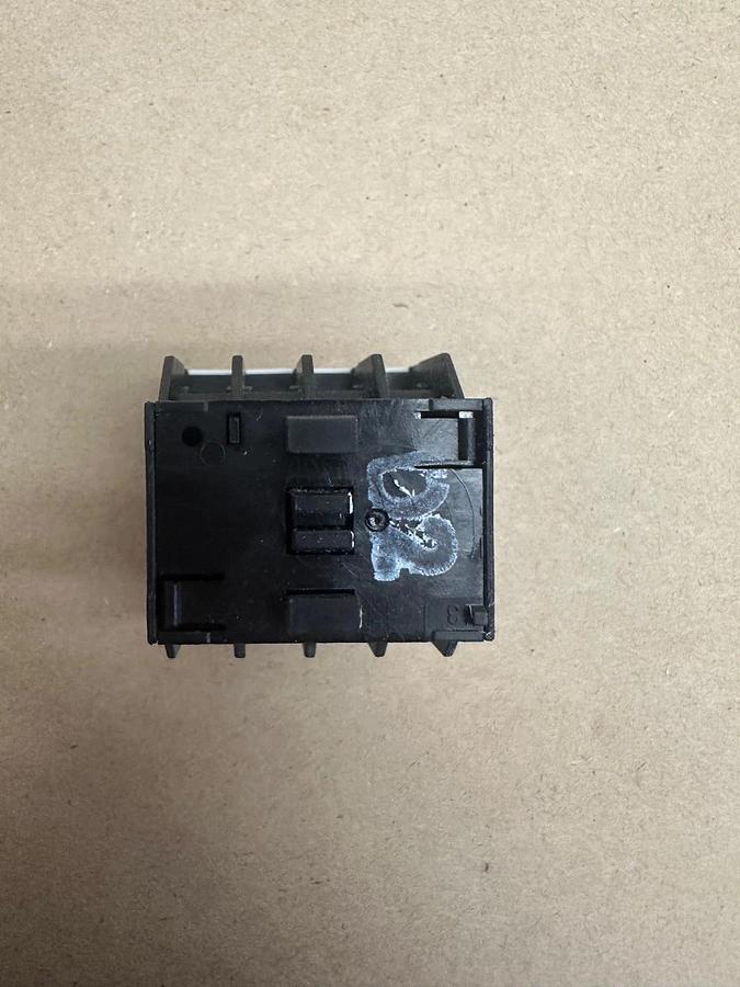 Used Eaton DILA-XHI11 Auxiliary Contact Module *NEW* (1 Box of Qty 4)